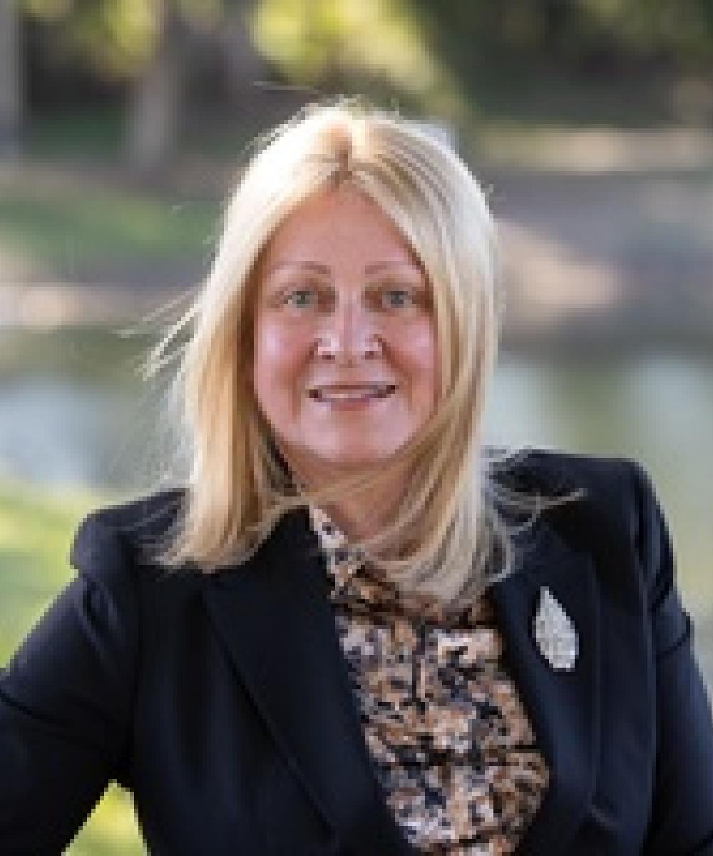 Vivienne | Managing Partner | Alpina Financial Consultants